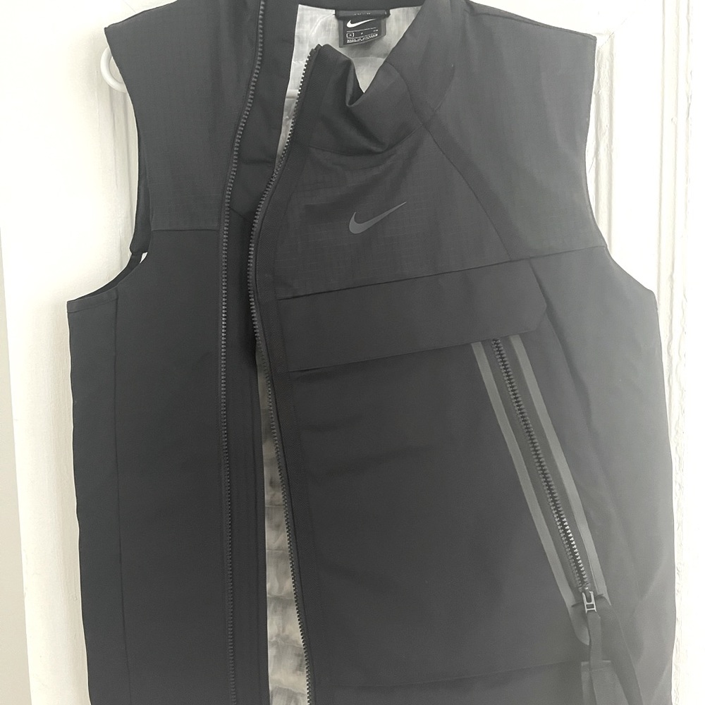 Nike vest
